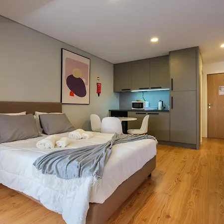 Moving Lines * Oporto