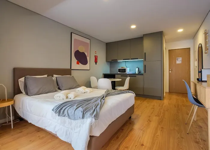 Moving Lines * Oporto