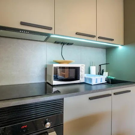 Moving Lines Apartment Porto